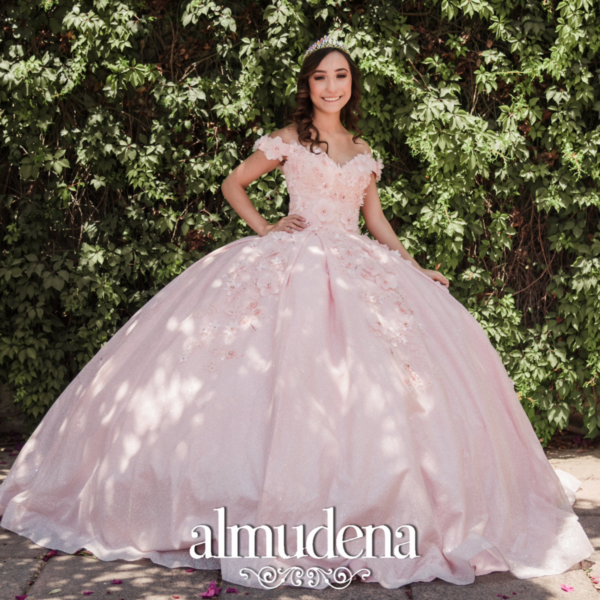 Vestido de XV Rosa con Flores - Almudena Boutique - Ropa para Vestidos cortos, de noche para novias