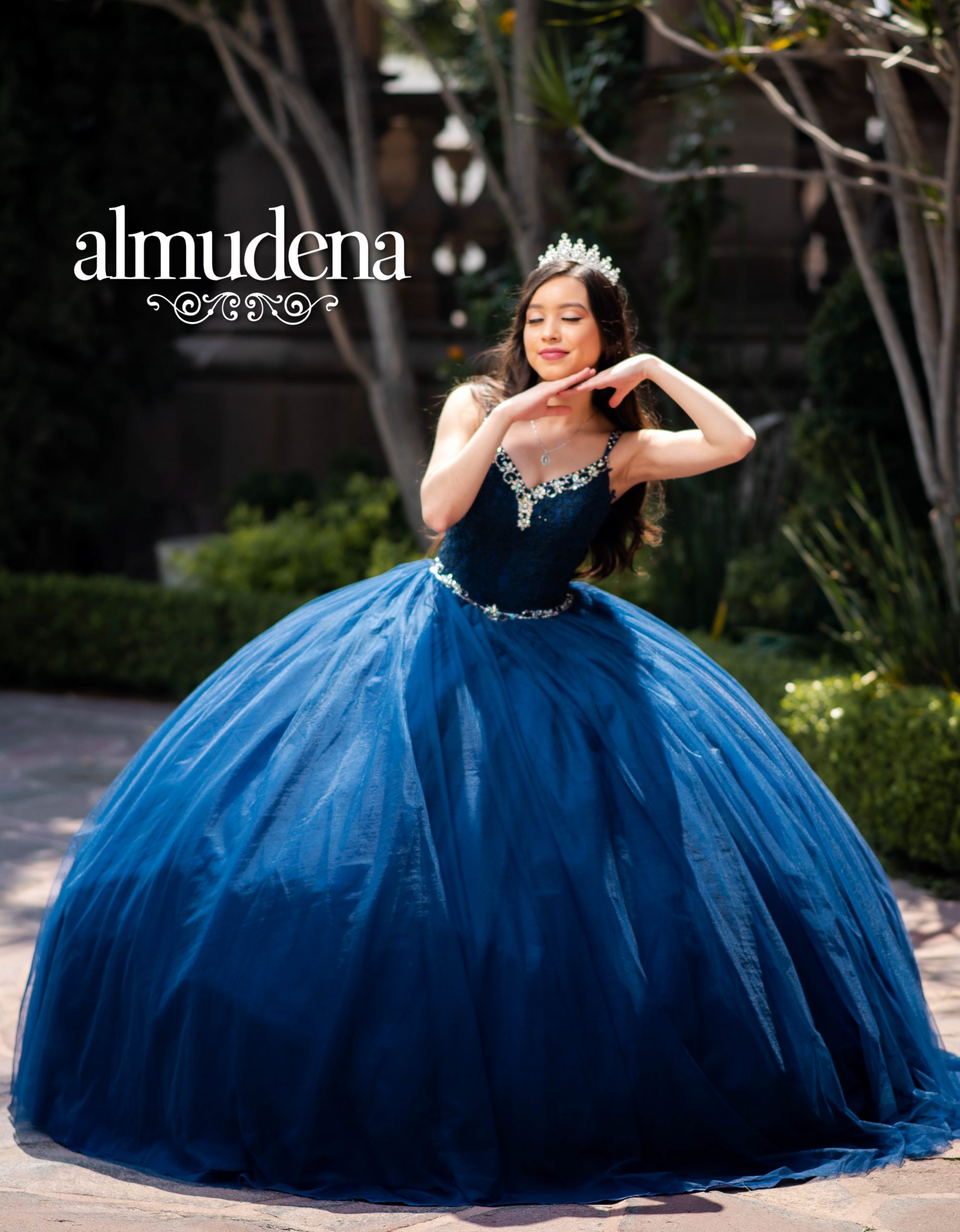 Vestido de 15 con Pedrería de Gala - Almudena Boutique - Ropa para mujer, Vestidos cortos, de noche y para novias