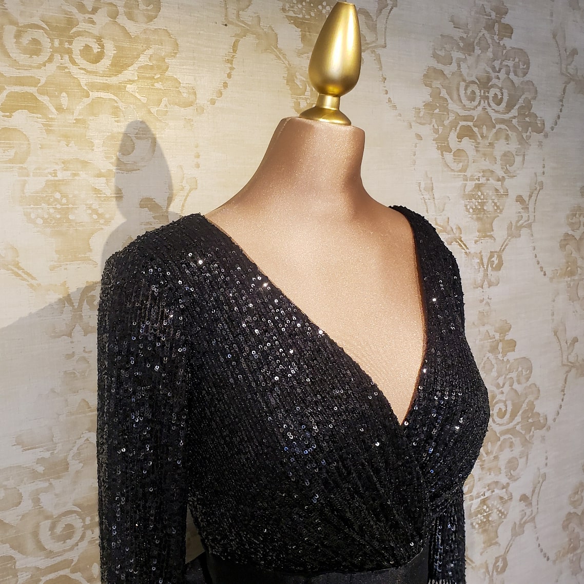 Vestido Negro Largo Brillante Con - Almudena Boutique - Ropa para mujer, Vestidos de noche y para novias