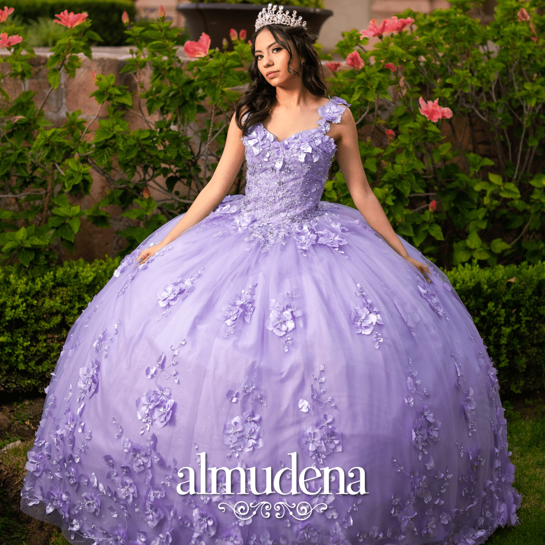 Vestido de 15 Lila con Flores en Elegante - Almudena Boutique Ropa mujer, Vestidos cortos, noche y para novias