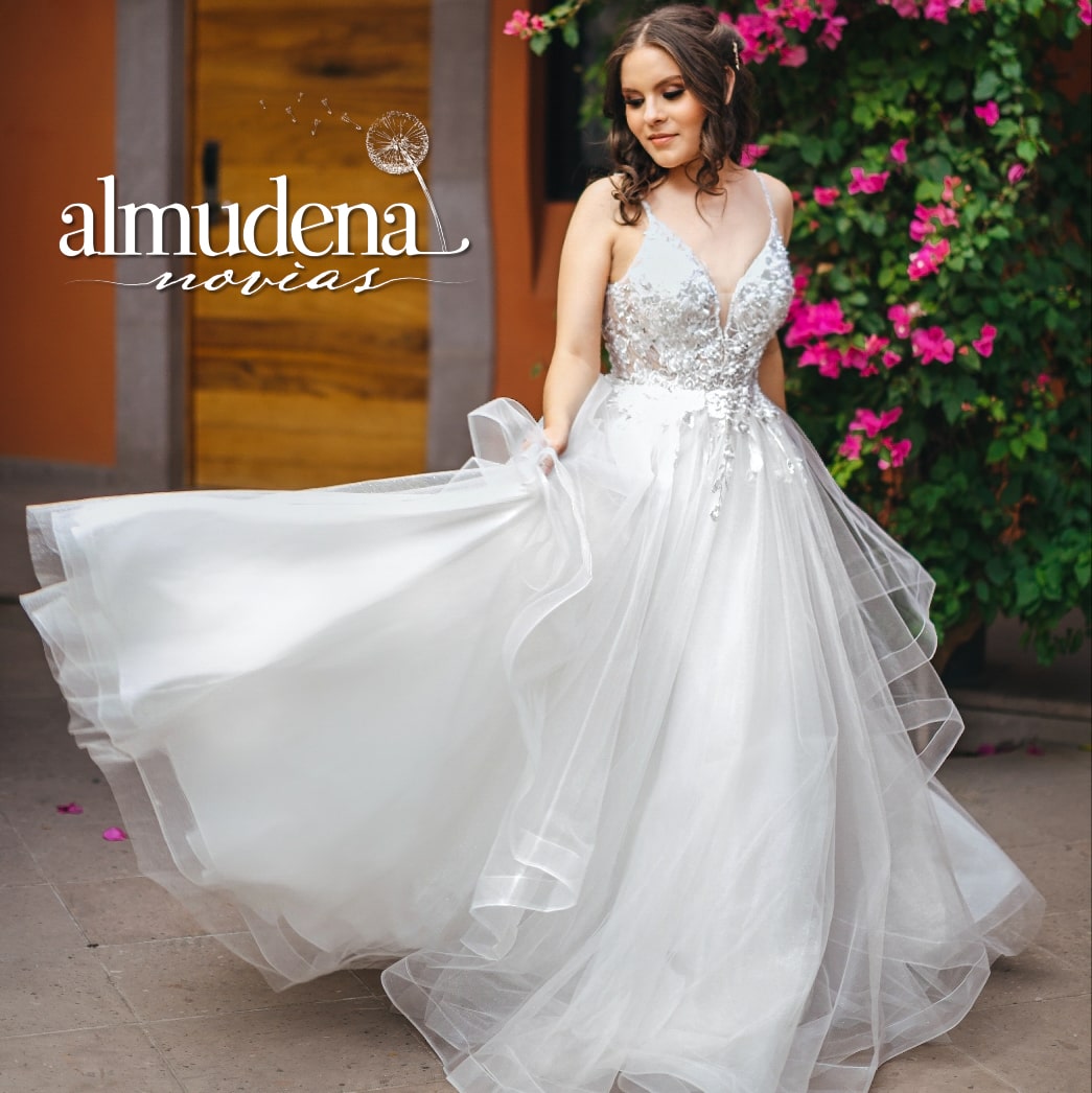 Vestido de Novia Tirantes con Falda Escarolas - Almudena Boutique